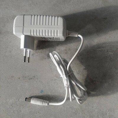 E-JUN JF015WR-I 12V/1.5А (1.5m) White